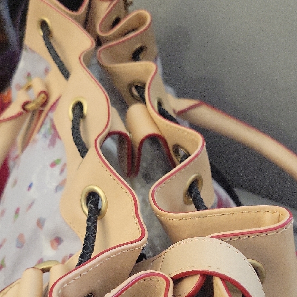 MCM Floral Pink and Beige Satchel - Picture 4 of 10